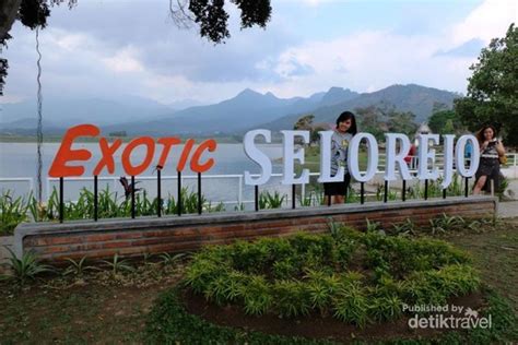 Waduk ini memliki luas kurang lebih 83 kilometer persegi, serta keliling waduk 150 km. Rekreasi Asyik di Waduk Selorejo, Malang