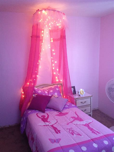 Creative diy canopy bed ideas. Bed canopy made from a hula hoop tule and dollar store ...