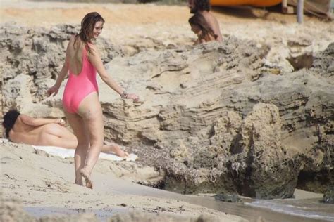 Mischa Barton In Pink Swimsuit Pics