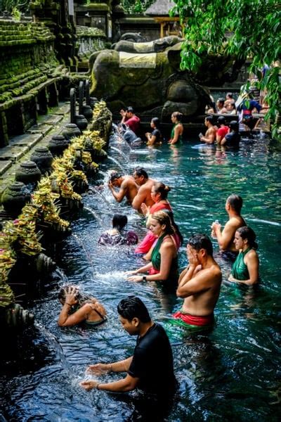 Pura Tirta Empul Temple Water Temple In Ubud Bali Happyzyt