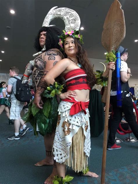 [self] Moana And Maui At Sdcc 2017 R Cosplay