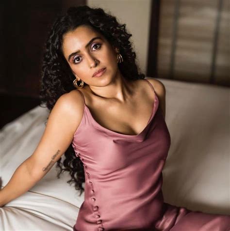 Pagglait Actress Sanya Malhotra Raises Temperature With Sultry