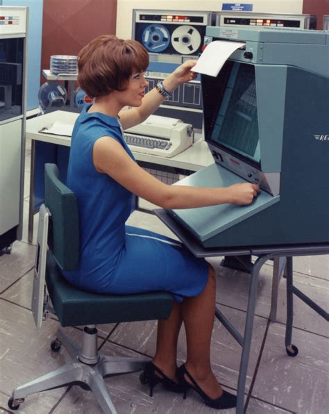 Early Office Computer 1960s Computer History Old Computers Old