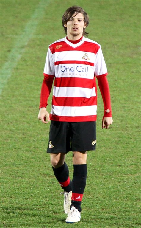 Louis Tomlinson Set To Buy Soccer Team—at Age 22
