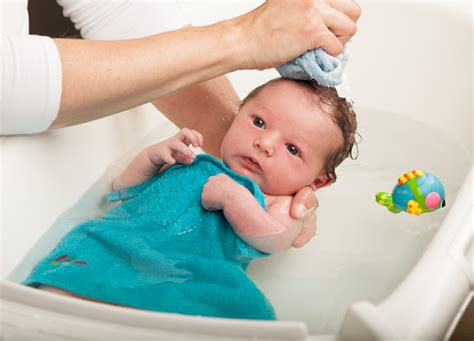 ¿cómo Bañar Al Bebé