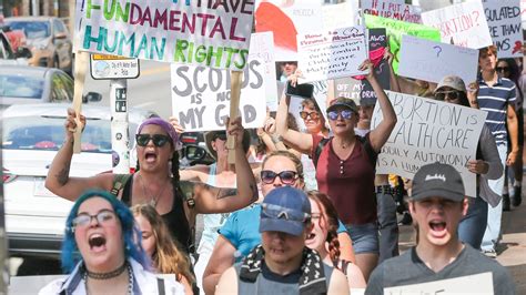 Hundreds In Fort Walton Beach Protest Roe V Wade Reversal