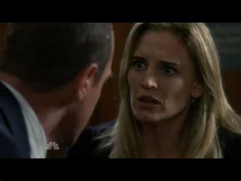 Elliot stabler (christopher meloni) and olivia benson (mariska hargitay) will be working together soon during a special episode of law & order: KATHY STABLER SLAPS ELLIOT - YouTube