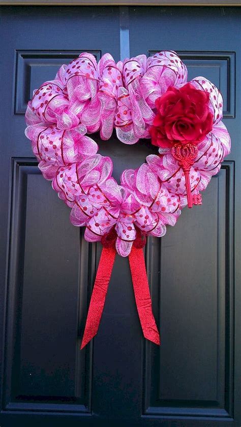 25 Beautiful Valentines Wreath Ideas 16 Diy Valentines Day Wreath Valentine Wreath Diy