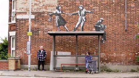 Banksy Le Street Artiste Revendique En Vidéo Les œuvres Apparues Sur