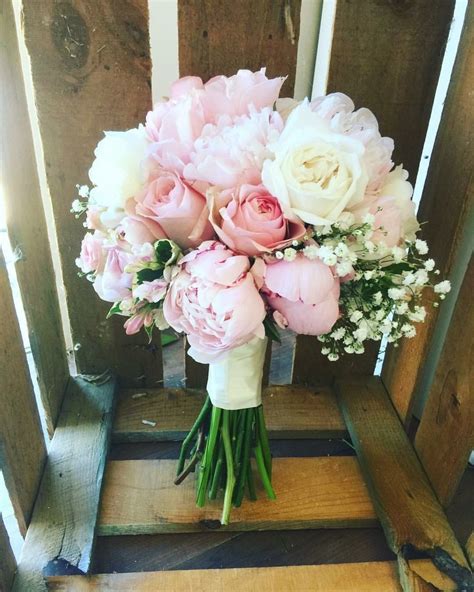 White And Pink Brides Bouquet Peonies David Austin Roses Rustic Boho Vintage Sty 1000