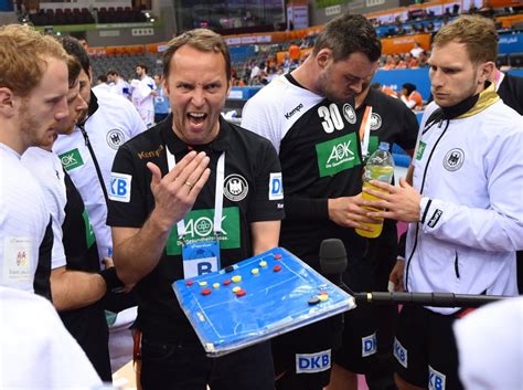 Jun 23, 2021 · 2017 hatte er seinen job als coach des sc dhfk leipzig aufgegeben und die nachfolge von dagur sigurdsson als bundestrainer angetreten. Bild zu: Dagur Sigurdsson führt Nationalmannschaft zur ...