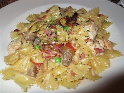 1 pound farfalle or any pasta you like. Farfalle with Chicken and Roasted Garlic - Yelp