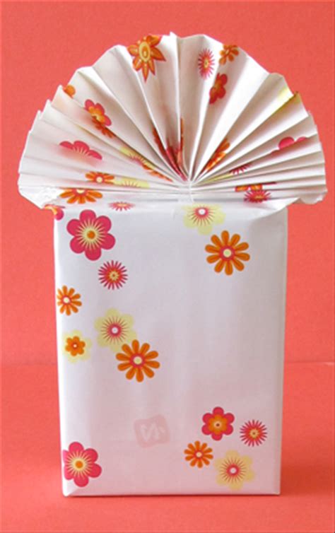 This Guide Will Show You How To Make A Special Looking T By Folding The Top Of The Wrapping