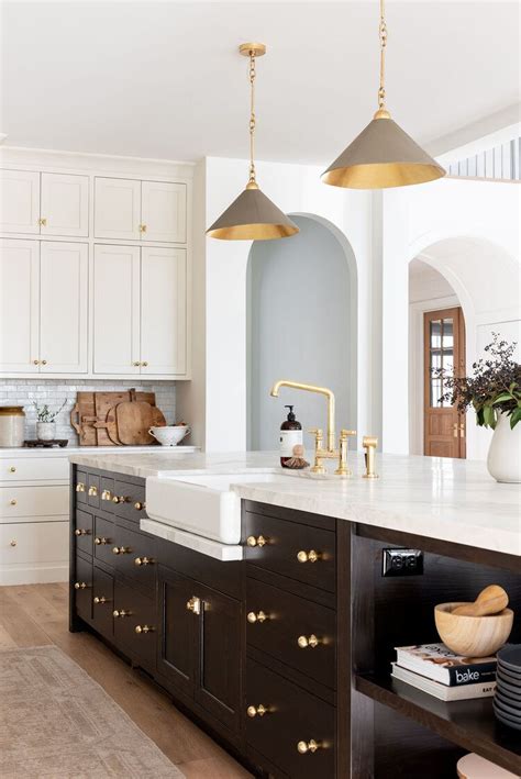 Here soft gray cabinetry and a white backsplash are combined with mystery white marble countertops. THE MCGEE HOME KITCHEN PHOTO TOUR in 2020 (With images ...