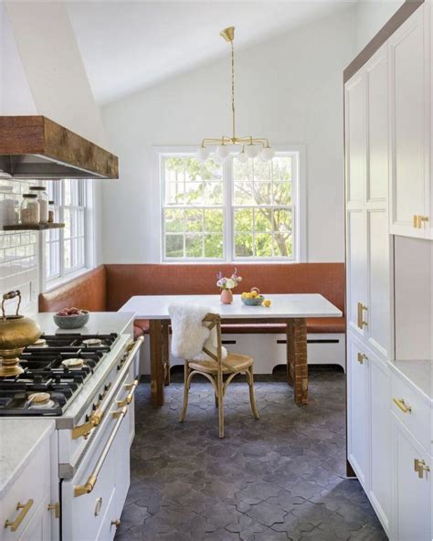 40 Ideas To Create An Eat In Kitchen In Any Space