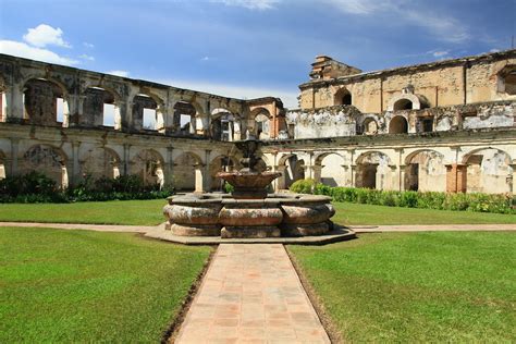 Su fundación fue compleja, abarcando varias fechas clave que van desde la. Antigua Guatemala Wedding Venue : Convento Santa Clara ...