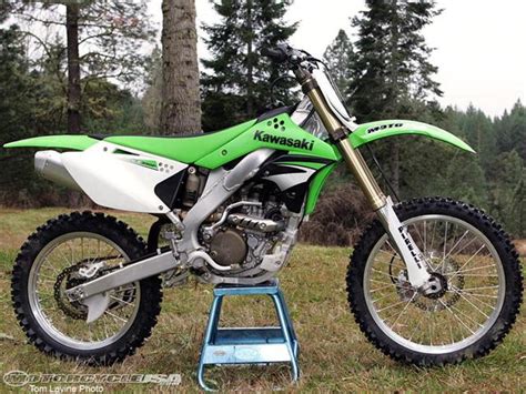Get the holeshot on the pack with the 2007 kx250f. 2007 Kawasaki KX250 - Moto.ZombDrive.COM