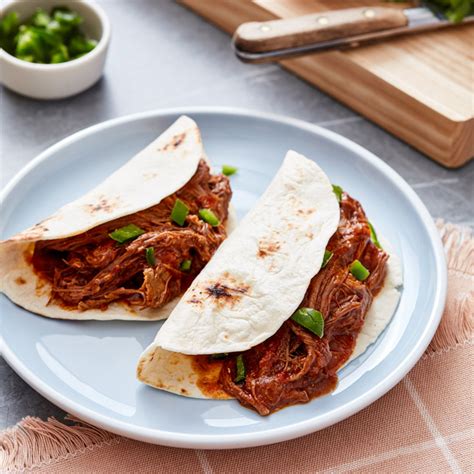 Plug in the ip with insert and trivet set in place. Pulled Flank Steak - Instant Pot Recipes