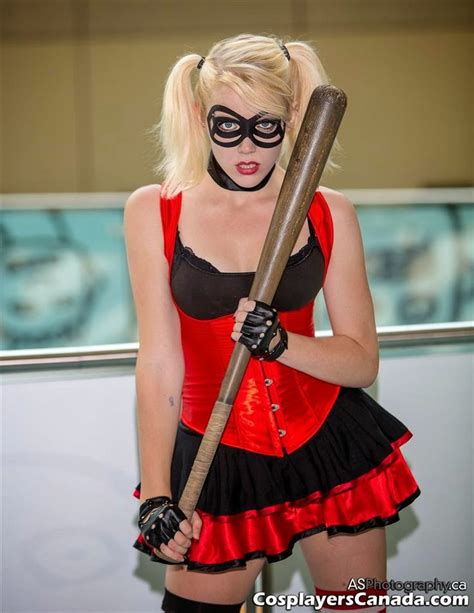 Cosplayers Canada Harley Quinn By Makenzie Smith Bubbles At Fan Ex Comic Con Cosplay