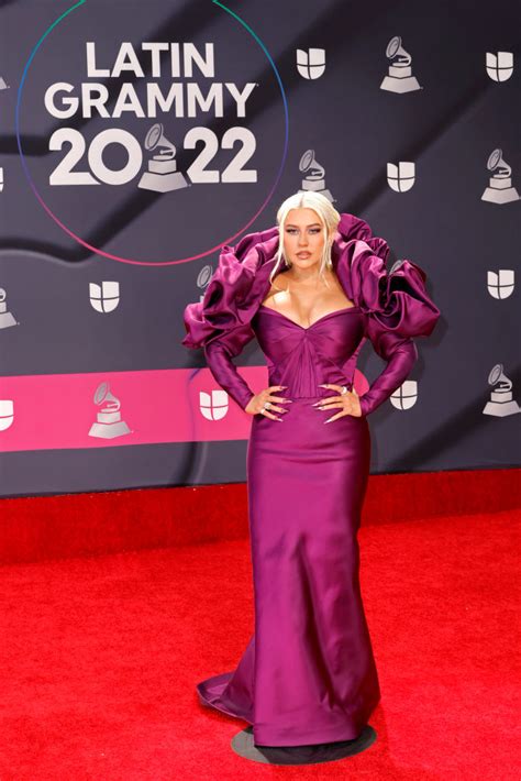 Christina Aguilera Gets Dramatic In Zac Posen Dress At Latin Grammys Wwd