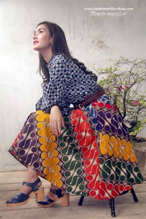 Batik Amarillis Made In Indonesia Batik Amarilliss Ildiko Dress This 70ies Inspired Dress