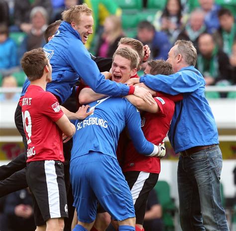Die franken gewannen das nachholspiel gegen. Sieg beim Absteiger: Freiburg spielt in Europa, Fürth ...