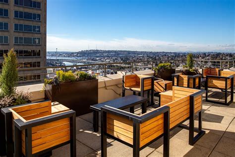 The U Districts New Rooftop Bar Serves Sweeping Views And Seafood