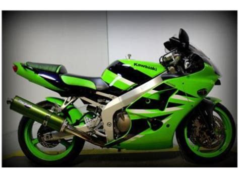 Read what they have to say and what they like and dislike about the bike below. Buy 2001 Kawasaki ZX6R Sportbike on 2040-motos