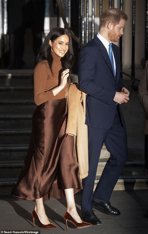 Shock As Harry And Meghan Axe All 15 Uk Staff Daily Mail Online