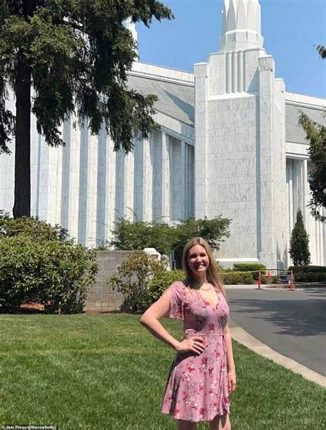 Mormon Mom Makes 37000 A Month In Double Life As Online Model Daily Mail Online
