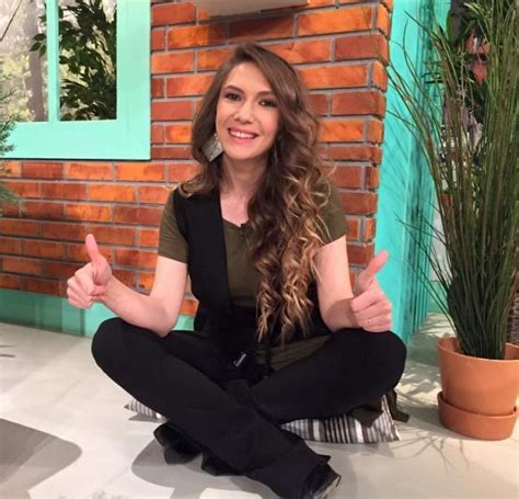 Iulia albu a dezvăluit motivul pentru care a păstrat numele fostului soț, mihai albu, după divorț. Adela Popescu și gestul de dimineață, cu care și-a speriat ...