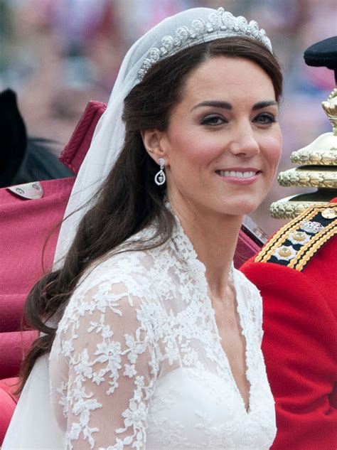 The dress was thoroughly british, with all fabrics, save for the french chantilly lace, sourced by uk companies. Meghan Markle wedding dress: Kate Middleton and Meghan's ...