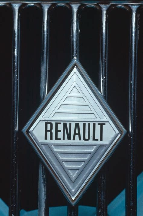 Logo Renault Una Passione Lunga 117 Anni Kingmeda