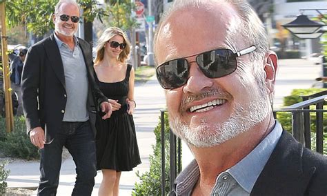Kelsey Grammer S Wife Kayte Shows Off A Stunningly Thin Waistline