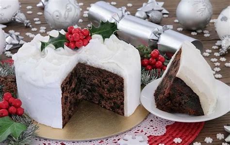 Filled with shredded carrots and spices like cinnamon and ginger, carrot cake is a fantastic springtime dessert. Authentic Irish Christmas Recipes / Traditional Irish Christmas pudding with brandy butter ...