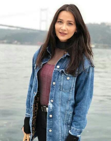 Pin By Diriliş Ertuğrul Fans On Gülsim Ali Turkish Women Beautiful Sexy Women Jeans Fashion