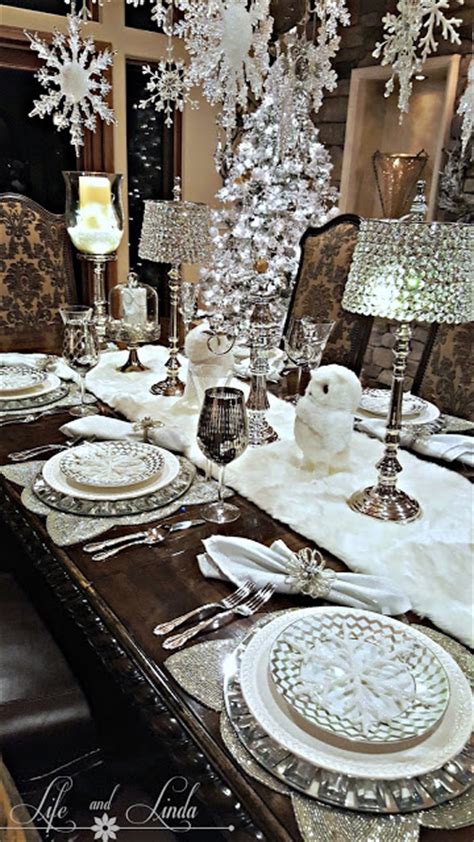 23 Inspiring Christmas Tablescapes Celebrate And Decorate