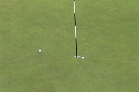 Näytä lisää sivusta phil mickelson facebookissa. Watch Phil Mickelson nearly ace the Postage Stamp on ...