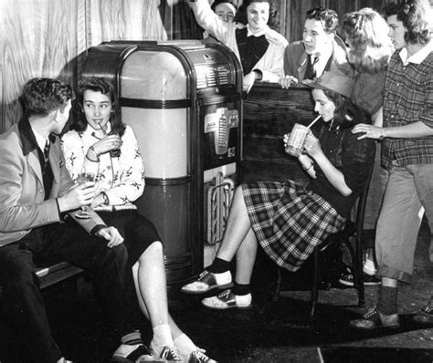 Pin By Frances Rose On Sock Hop Vintage Photos 1950s Teenagers Jukebox