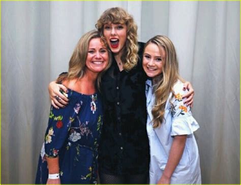 Taylor Swift Fans Share Fun Photos From London Secret Session Photo 3972781 Taylor Swift