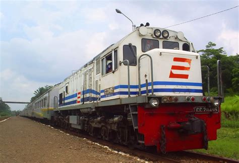 Rute Kereta Api Terpanjang Di Indonesia Aunal Travel