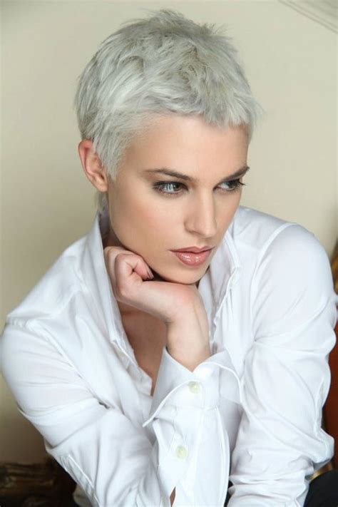 The short shaggy cut is perfect for women with round faces and people with thinner hair. 100 Best Pixie Cuts | The Best Short Hairstyles for Women ...