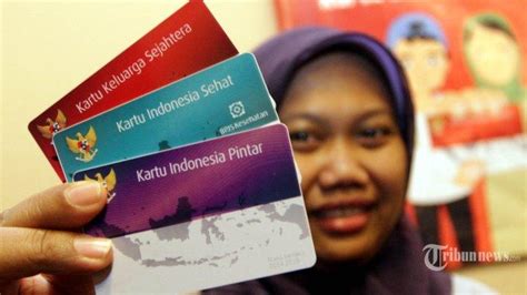 Tribunwiki Jokowi Janji Hadirkan Tiga Kartu Sakti Ini Dia Dan