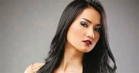 Foto Tengku Dewi Putri Di Majalah Me Dhe Modelz