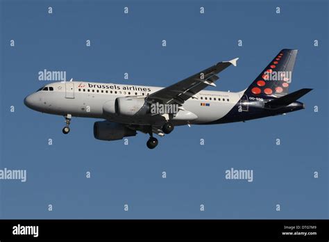 Brussels Airlines Airbus A319 Stock Photo Alamy