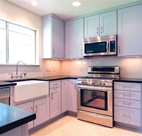 Stai cercando di ammodernare la tua cucina senza spendere un capitale? Lavender Love | Lavender kitchen, Purple kitchen, Kitchen ...