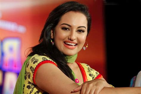 Sonakshi Sinha Fans Page