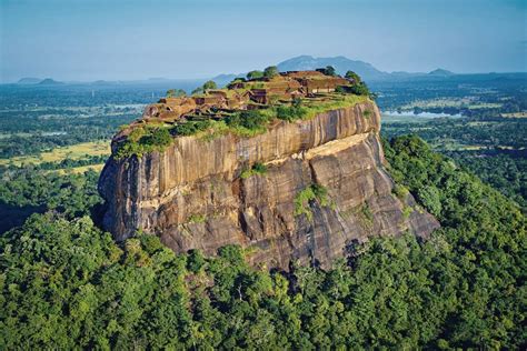 Lhistoire Du Rocher Du Lion à Sigiriya