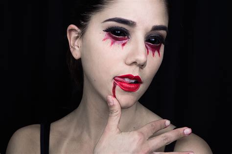 Female Vampire Eye Makeup Ideas Saubhaya Makeup