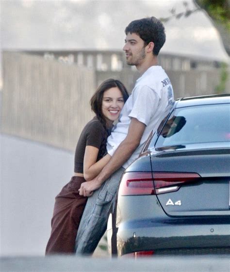 Pda Packed Paparazzi Photos Confirm Speculations On Olivia Rodrigos